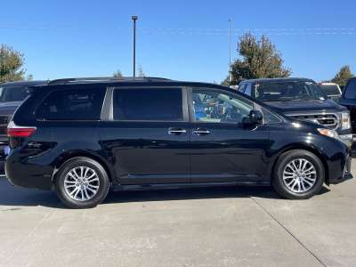 Used 2020 Toyota Sienna XLE 8-Passenger Minivan for sale in St. Joseph MO