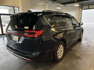 Used 2021 Chrysler Pacifica for sale in St. Joseph MO