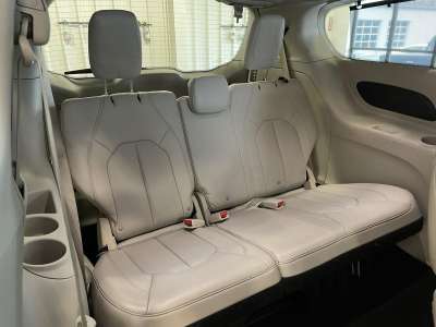 Used 2021 Chrysler Pacifica for sale in St. Joseph MO