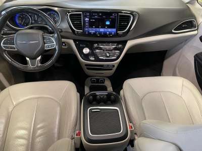 Used 2021 Chrysler Pacifica for sale in St. Joseph MO