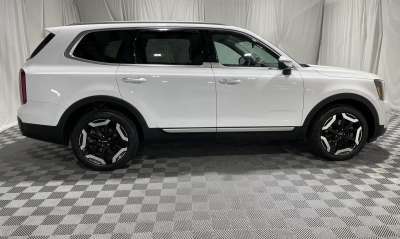 Used 2023 Kia Telluride S SUV/Crossover for sale in St. Joseph MO