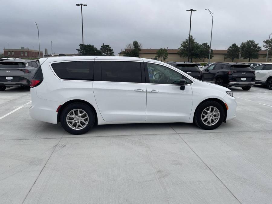 Used 2024 Chrysler Pacifica for sale in Grand Island NE