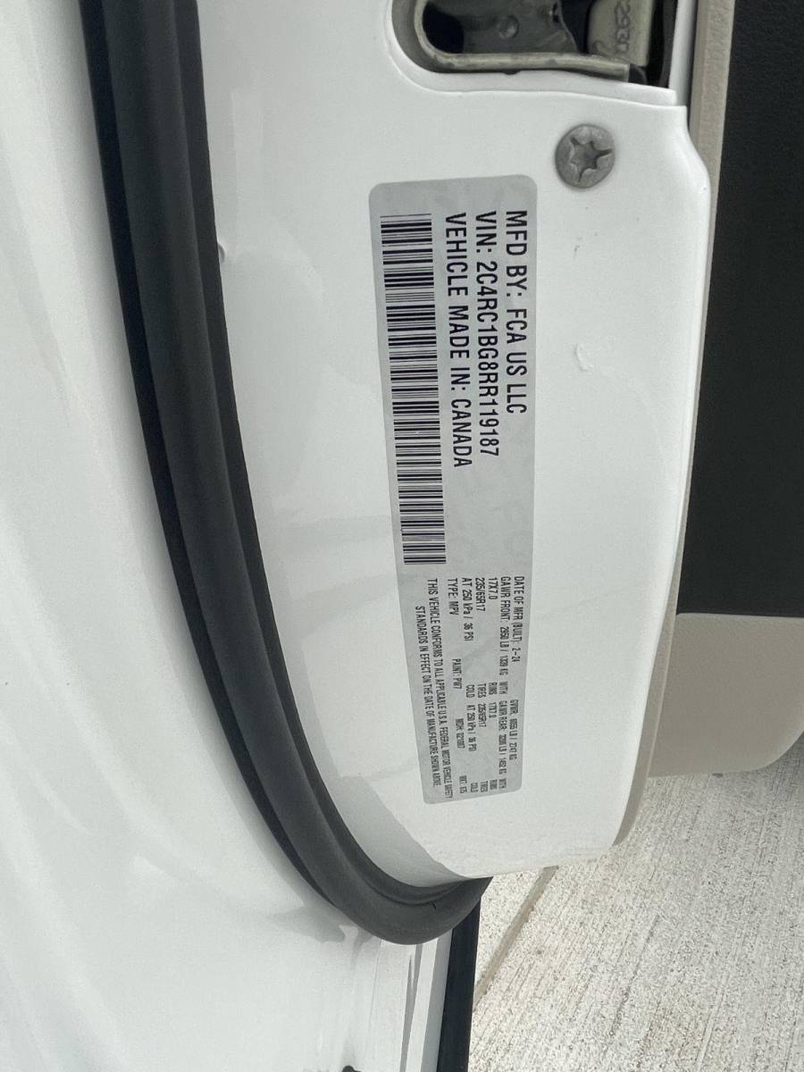Used 2024 Chrysler Pacifica for sale in Grand Island NE