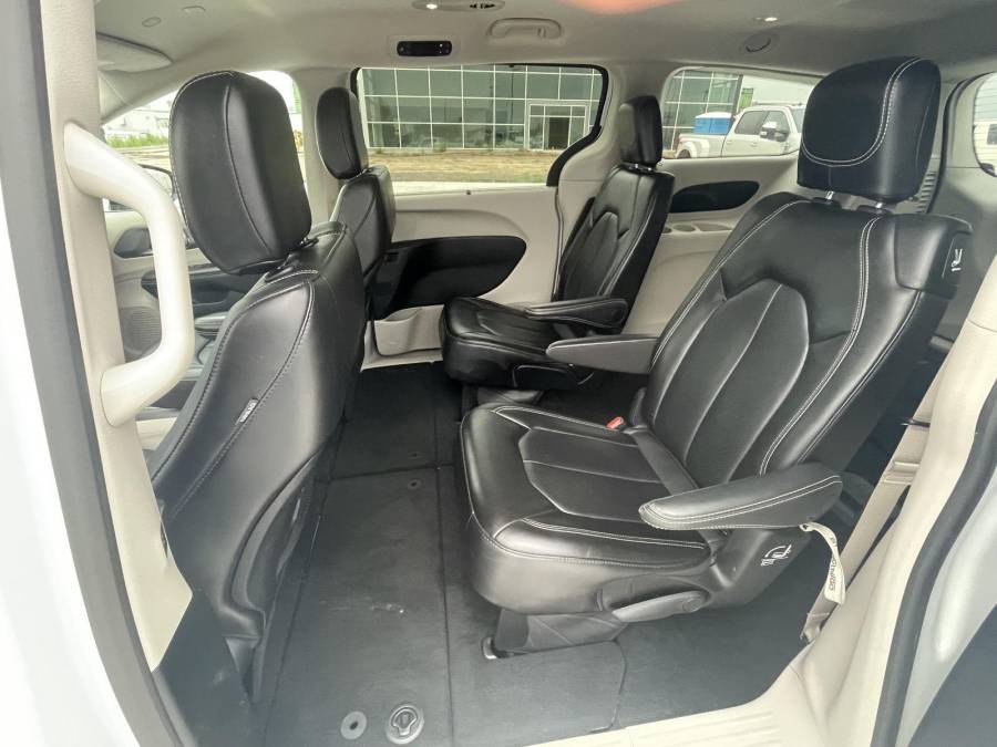 Used 2024 Chrysler Pacifica for sale in Grand Island NE