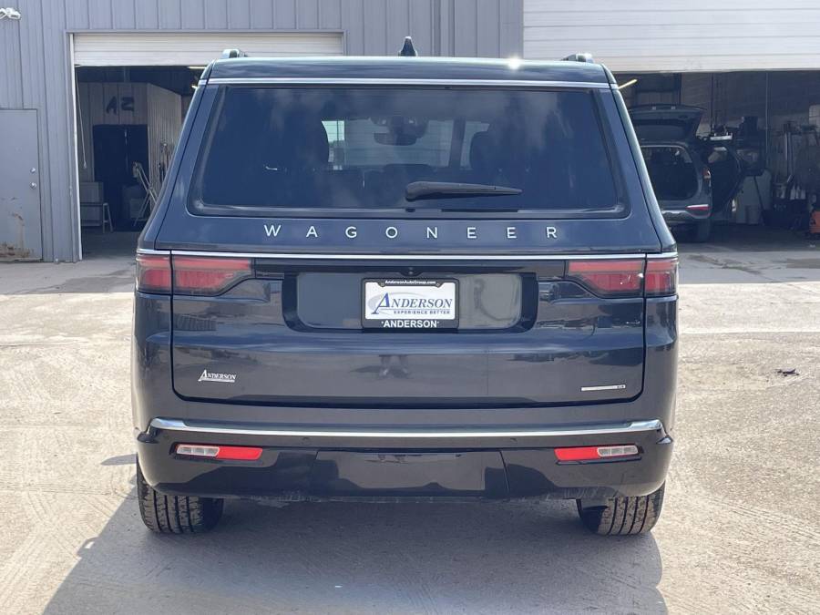 Used 2024 Jeep Wagoneer for sale in Grand Island NE