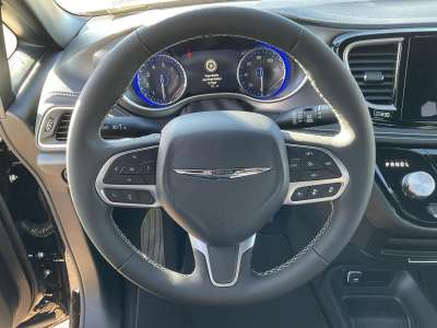 New 2026 Chrysler Pacifica Select Minivan for sale in Grand Island NE