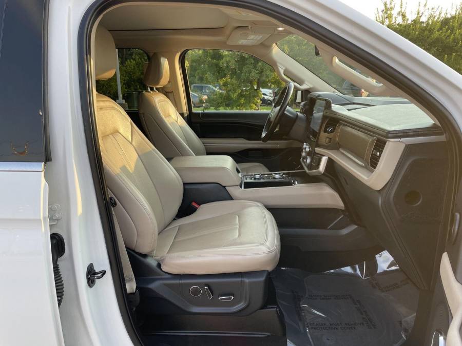 Used 2024 Ford Expedition for sale in St. Joseph MO