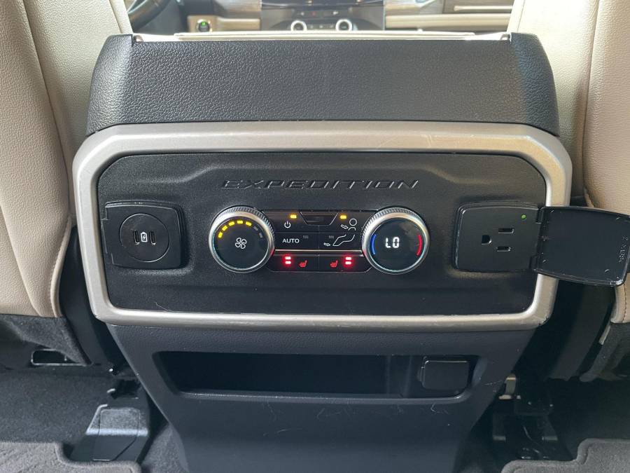 Used 2024 Ford Expedition for sale in St. Joseph MO